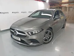 Cinza Usado 2022 Mercedes A180 Style Sedan | € 29.900 (Bom preço)