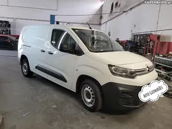 Branco Usado 2020 Citroën Berlingo Monovolume | € 13.500 (Preço justo)