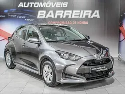 Cinza Usado 2021 Toyota Yaris Comfort | € 16.900 (Preço justo)