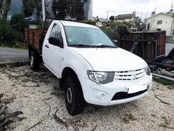 Branco Usado 2011 Mitsubishi L200 Pickup | € 18.900 (Preço justo)