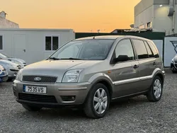 Usado 2003 Ford Fusion Sedan | € 4.750