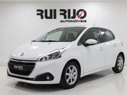 Branco Usado 2017 Peugeot 208 Active Citadino | € 11.500 (Bom preço)