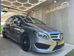 Cinza Usado 2015 Mercedes B200 AMG line Monovolume | € 13.990