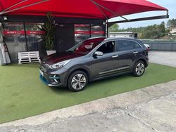 Cinzento Usado 2022 Kia e-Niro SUV | € 19.950 (Preço justo)