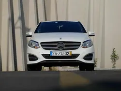 Branco Usado 2017 Mercedes B180 Monovolume | € 15.000 (Preço justo)