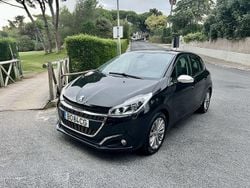 Usado 2015 Peugeot 208 Allure Citadino | € 7.750 (Super Preço)