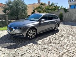 Cinzento Usado 2024 Skoda Octavia Carrinha | € 28.000 (Preço justo)
