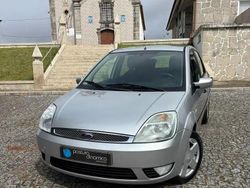 Cinza prata Usado 2005 Ford Fiesta | € 4.990 (Caro)