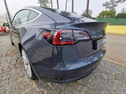 Cinzento Usado 2019 Tesla Model 3 Long Range Sedan | € 25.800 (Bom preço)