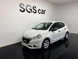 Branco Usado 2013 Peugeot 208 Active Citadino | € 8.900 (Preço justo)
