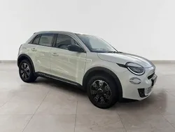 Branco Usado 2025 Fiat 600 SUV | € 24.590 (Preço elevado)