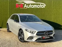 Cinza Usado 2020 Mercedes A250 AMG line Citadino | € 26.900 (Preço justo)