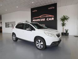 Branco Usado 2015 Peugeot 2008 Allure SUV | € 10.900 (Preço justo)