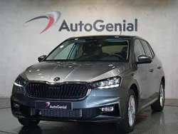 Cinzento Novo 2025 Skoda Fabia Selection Citadino | € 21.990