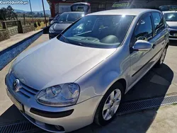 Cinza Usado 2005 VW Golf IV Trendline Citadino | € 7.500