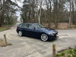 Usado 2013 BMW 318 Luxury Line Sedan | € 13.000