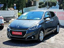 Cinzento Usado 2019 Peugeot 208 Signature Sky Citadino | € 11.900 (Preço justo)