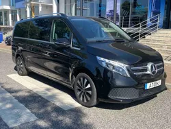 Preto Usado 2022 Mercedes V250 Avantgarde Monovolume | € 68.900 (Preço justo)