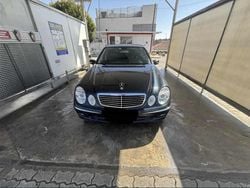 Preto Usado 2005 Mercedes E270 Sedan | € 8.800 (Preço justo)