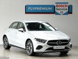 Cinza Usado 2023 Mercedes A250 Style Citadino | € 31.750 (Bom preço)