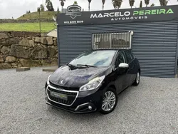 Azul Usado 2016 Peugeot 208 Allure Citadino | € 11.900 (Preço elevado)