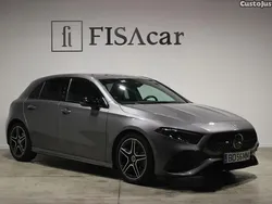 Cinza Usado 2023 Mercedes A200 AMG line | € 39.900