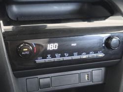 Branco (sólida) Usado 2024 Toyota Yaris Comfort | € 25.750