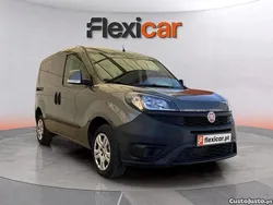 Cinza Usado 2019 Fiat Doblò Monovolume | € 11.490 (Preço justo)