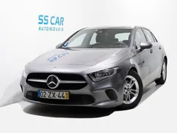 Cinza Usado 2020 Mercedes A180 Style Sedan | € 21.490 (Bom preço)