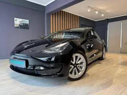 Preto Usado 2021 Tesla Model 3 Standard Range Plus Sedan | € 27.700 (Preço justo)