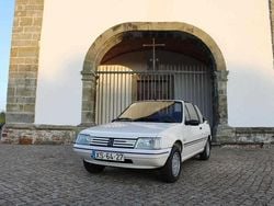 Branco Usado 1992 Peugeot 205 Cabrios | € 11.900