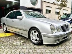 Cinzento Usado 2002 Mercedes E220 Sedan | € 2.950