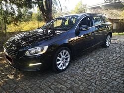 Preto Usado 2014 Volvo V60 Momentum Carrinha | € 11.250 (Bom preço)