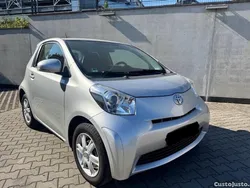 Cinza Usado 2009 Toyota iQ Citadino | € 7.750 (Preço justo)