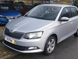 Cinza prata Usado 2015 Skoda Fabia Style | € 12.500 (Preço justo)