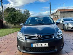 Cinzento Usado 2010 Toyota Auris Citadino | € 6.800 (Preço justo)