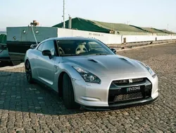 Cinzento Usado 2009 Nissan GT-R GT Coupé | € 87.000