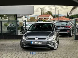 Cinzento Usado 2019 VW Golf VII Citadino | € 16.990 (Preço justo)