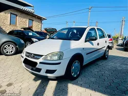 Branco Usado 2004 Opel Corsa Cosmo Citadino | € 2.390 (Preço justo)