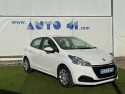 Branco Usado 2018 Peugeot 208 Style Citadino | € 12.650 (Preço justo)