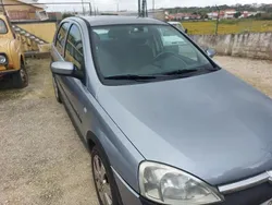 Usado 2003 Opel Corsa Sedan | € 1.980 (Bom preço)
