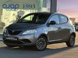 Cinzento Usado 2016 Lancia Ypsilon Citadino | € 9.270