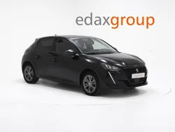 Preto Usado 2021 Peugeot e-208 Allure Citadino | € 16.990 (Preço justo)