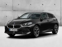 Preto sapphire metalizada Novo 2025 BMW 120 Shadowline Citadino | € 43.488 (Preço elevado)