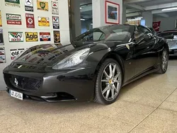 Cinza Usado 2010 Ferrari California | € 130.000