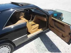Preto Usado 1991 Mercedes E300 | € 44.000