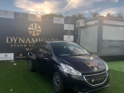 Preto Usado 2014 Peugeot 208 Allure Citadino | € 7.200 (Bom preço)