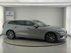 Cinzento Usado 2024 Volvo V60 Core Carrinha | € 43.490 (Preço justo)