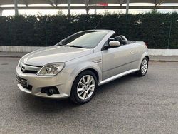 Cinzento Usado 2006 Opel Tigra | € 7.000