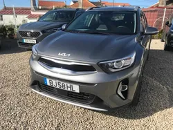 Cinzento Usado 2024 Kia Stonic SUV | € 24.000 (Caro)